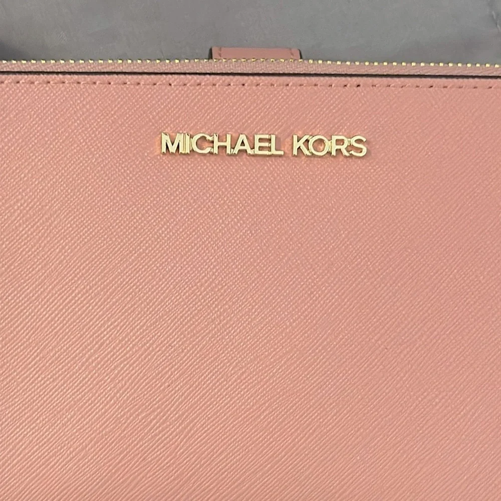 Michael Kors jet set travel primrose